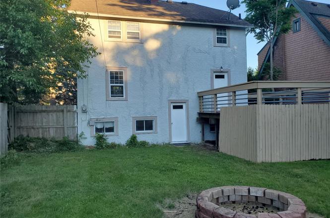 358 W Iroquois Rd