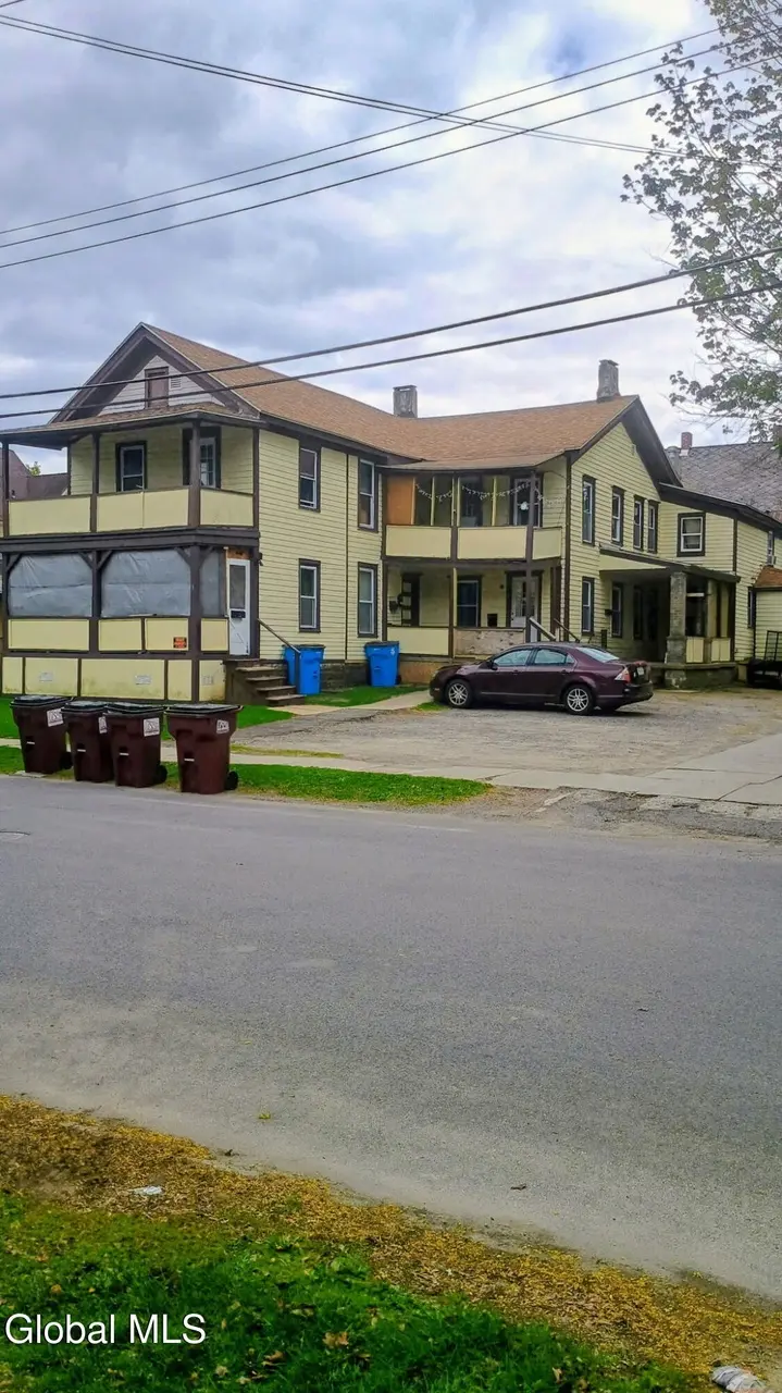 1 Lincoln St