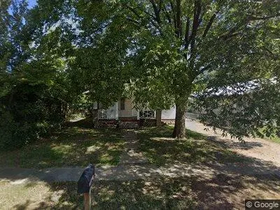 303 Ward Ave