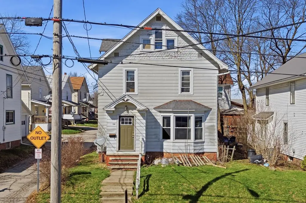 214 W 4th St