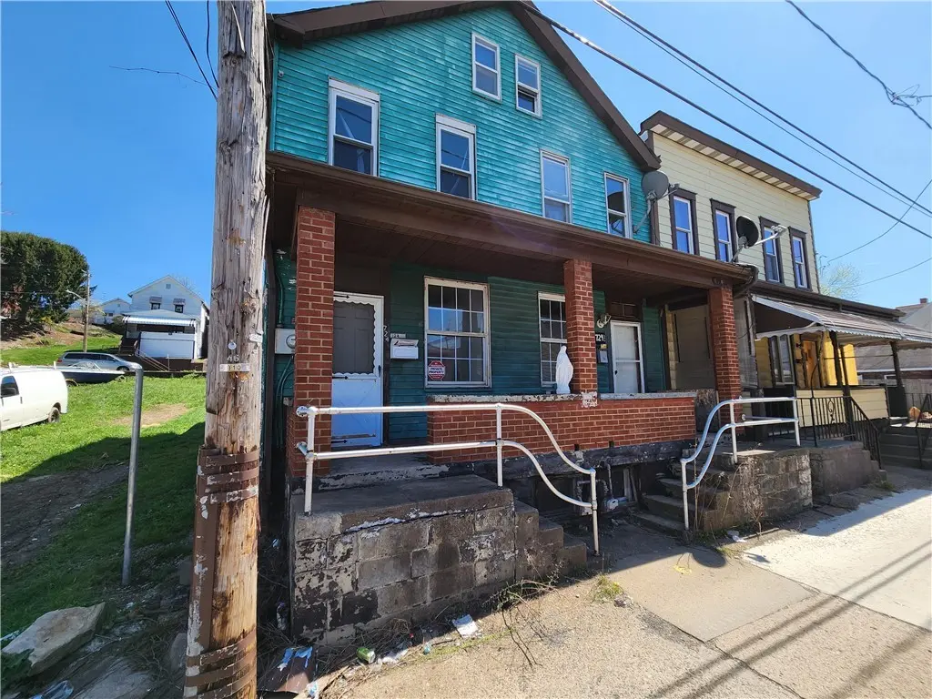 724 Hemlock Aly