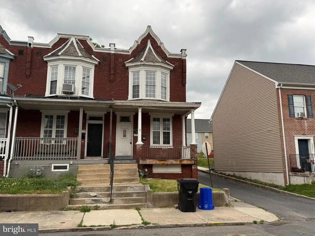 2031 N 4th St