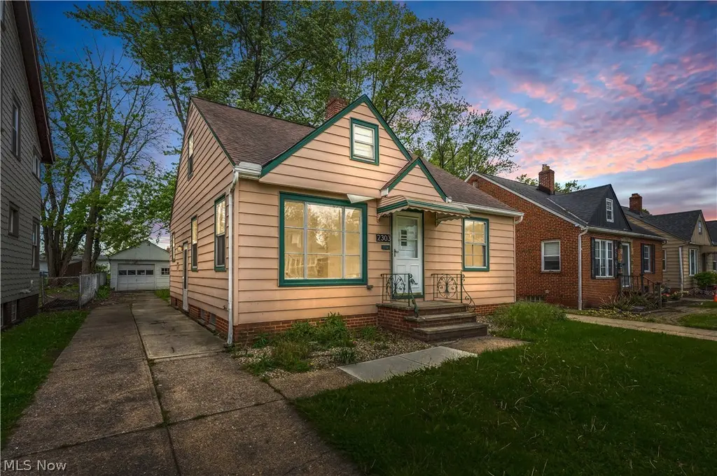 2303 Tuxedo Ave