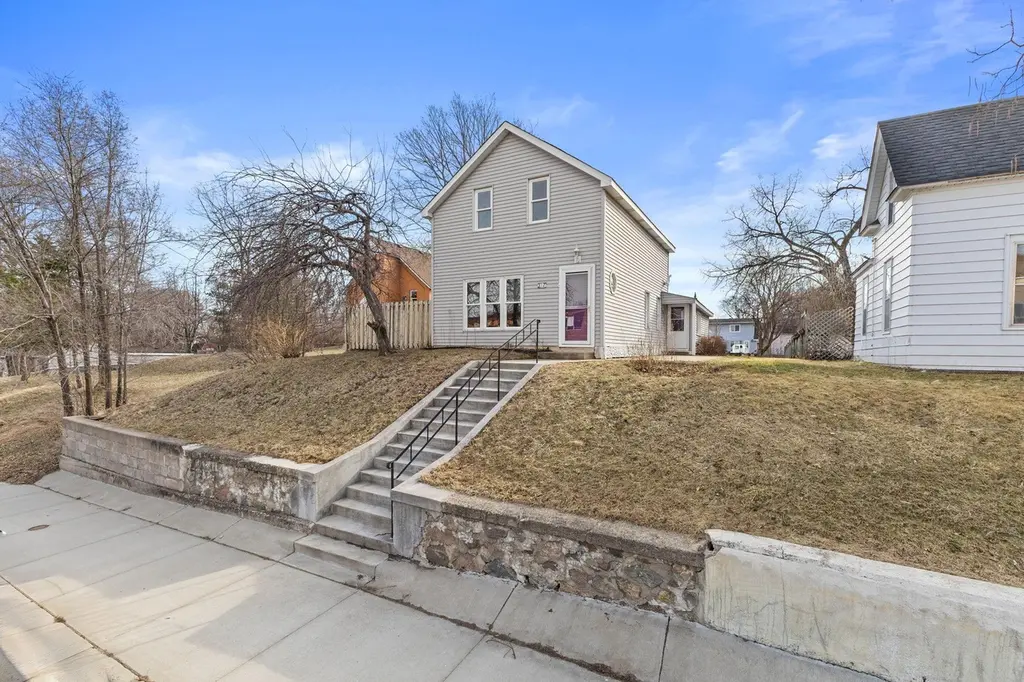312 2nd St N