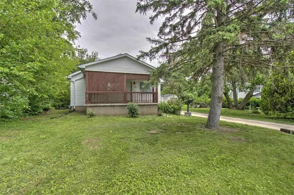 1042 N 33rd St