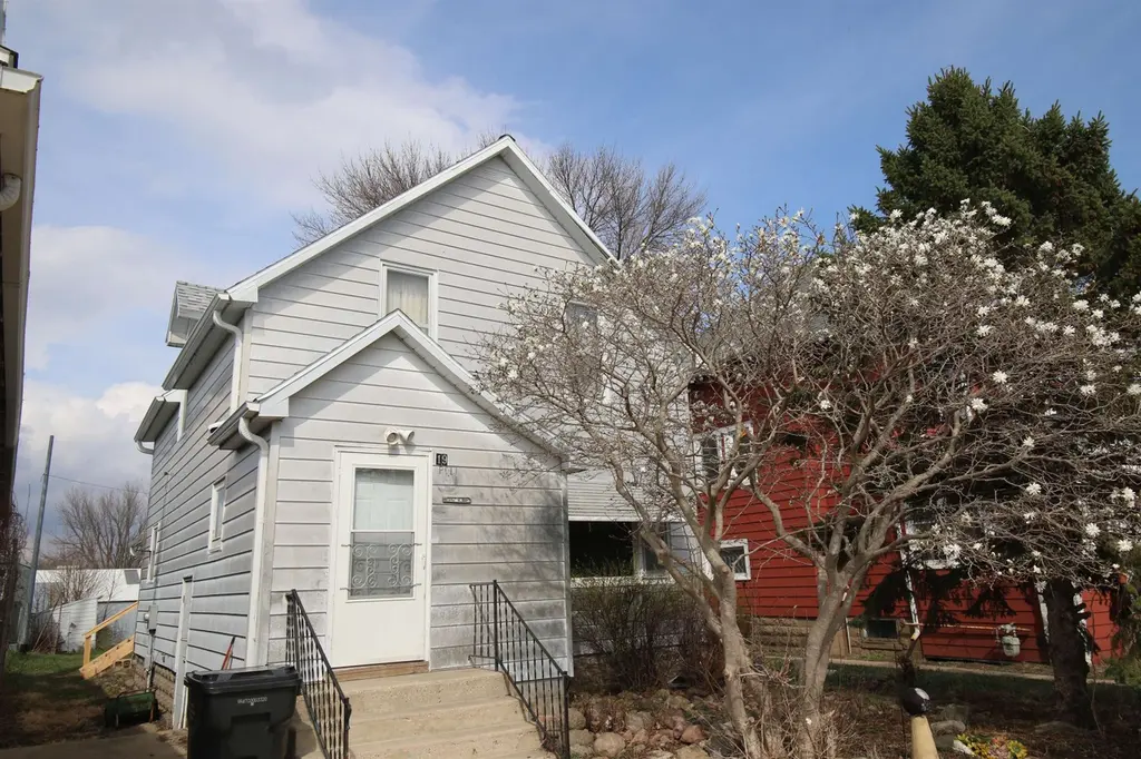 19 Avenue AE