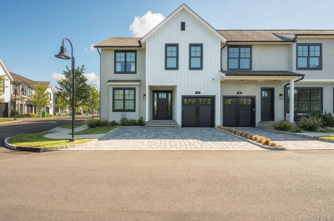 2 Hickory Ln