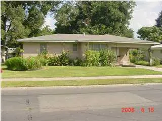 1001 Bank Ave
