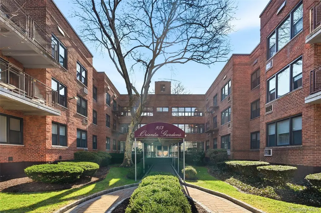 953 W Boston Post Rd Unit 3O