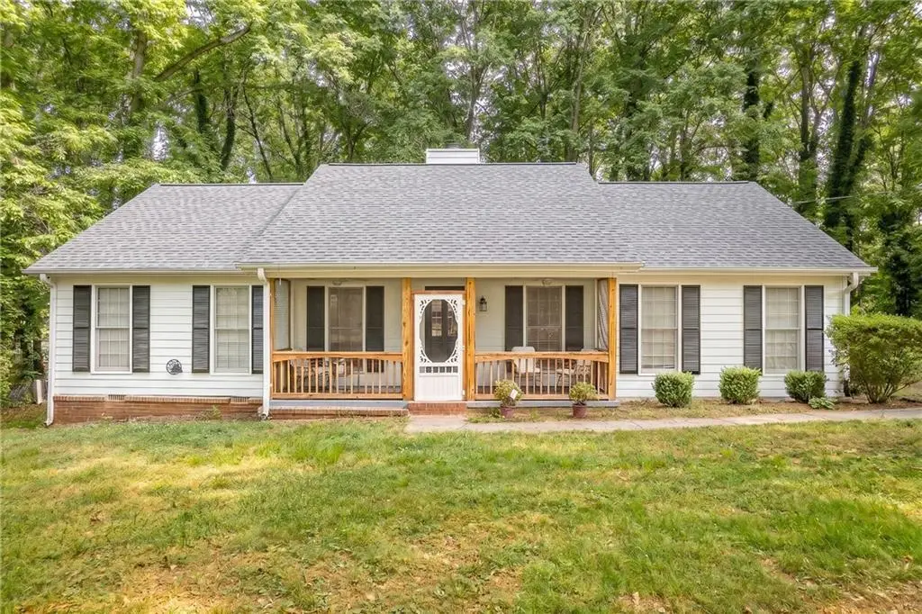 90 Hoglen Dr