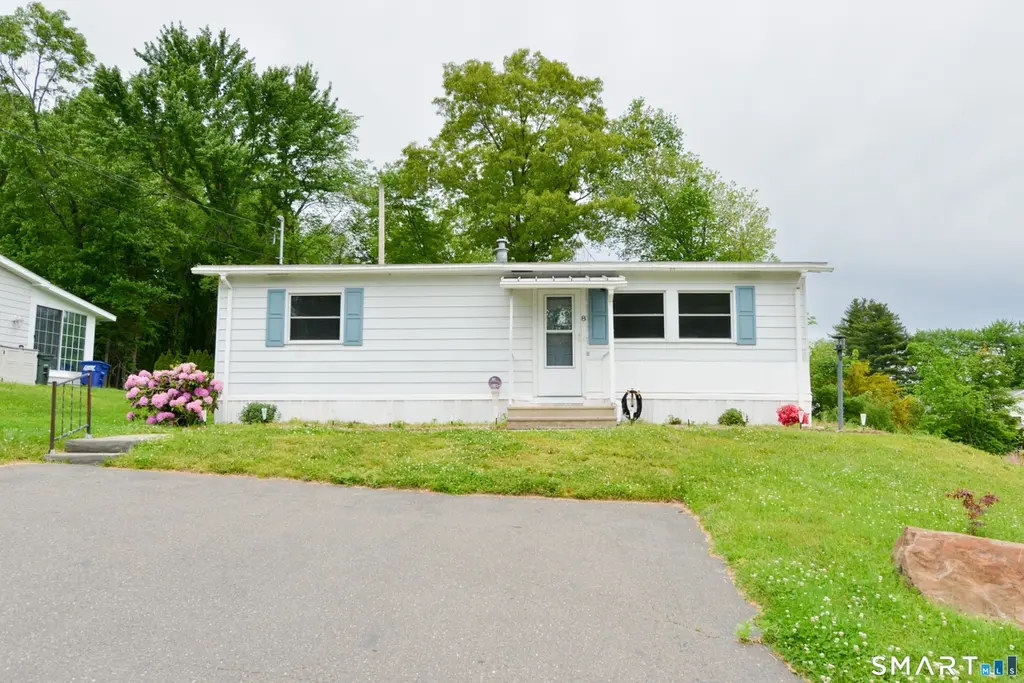 8 Maple Rock Rd