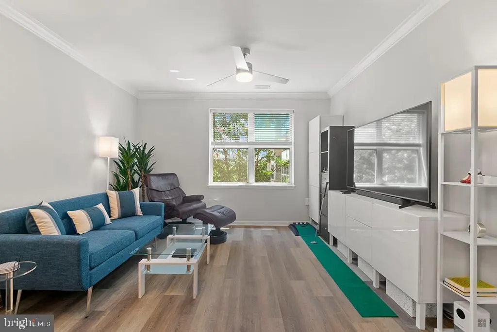 23 Pierside Dr #326