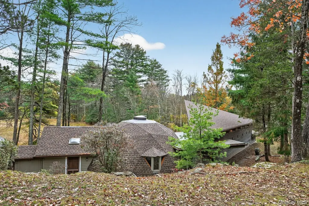 106 Mountain Laurel Ln