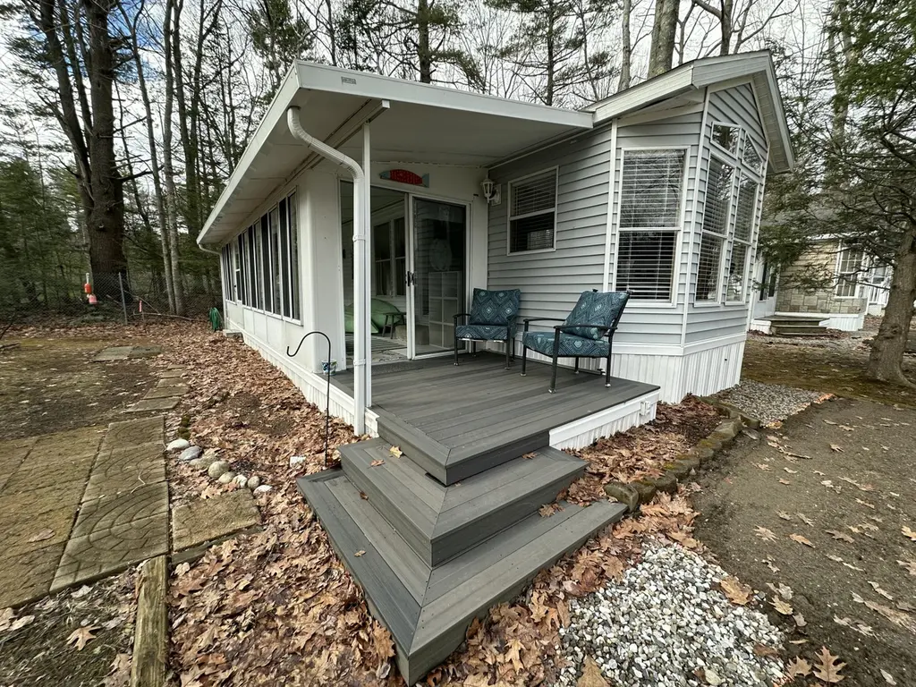 150 Chapel Rd #817