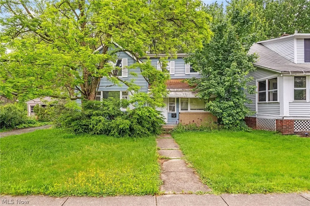 70 W 5th St