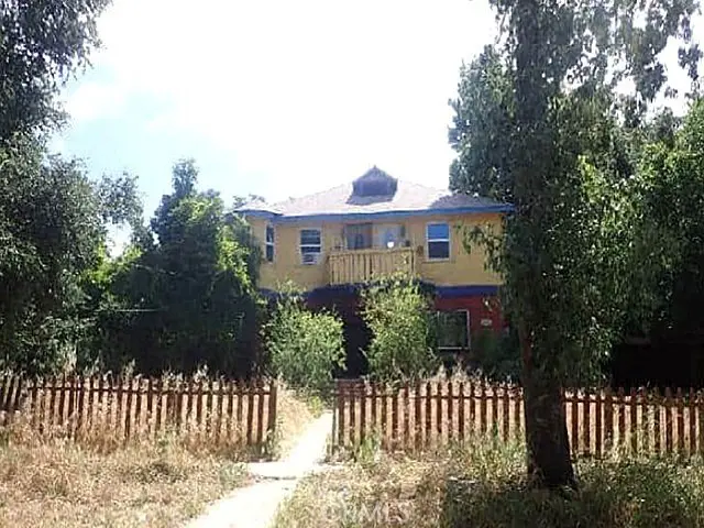 1944 El Sereno Ave