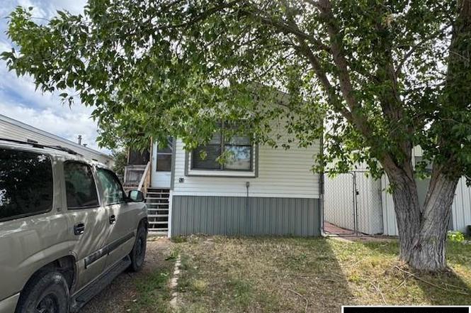 53 E Hillcrest Dr
