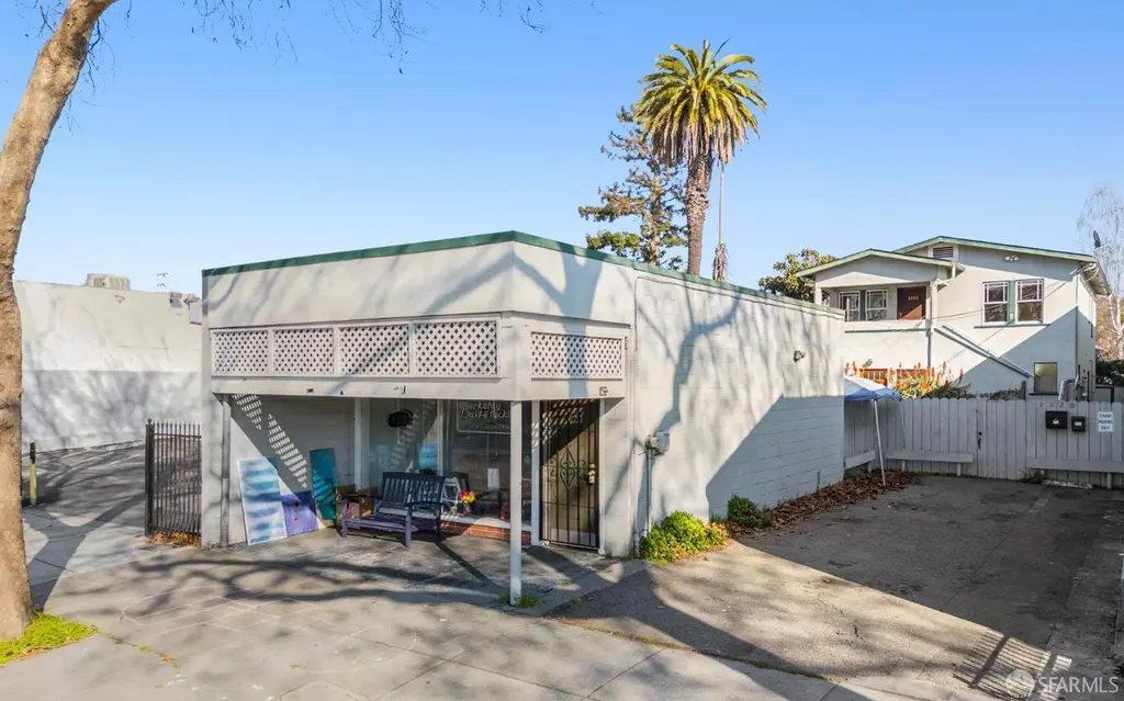 2221-2223 San Pablo Ave