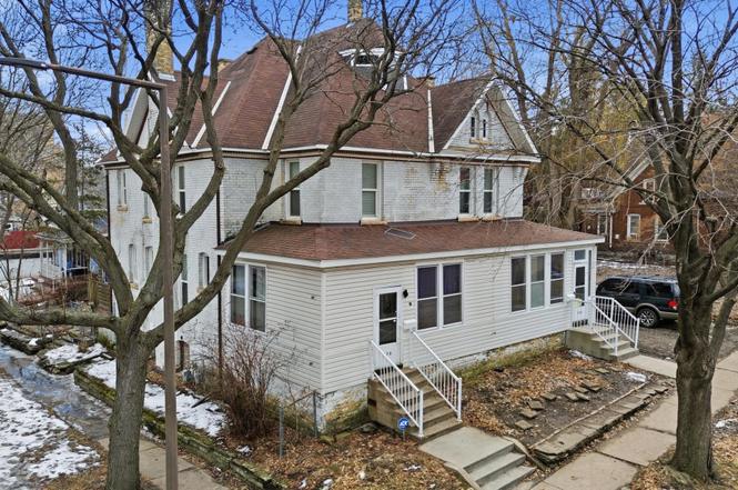 570 Hall Ave