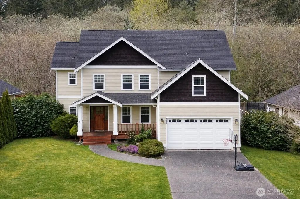 4435 Castlerock Dr