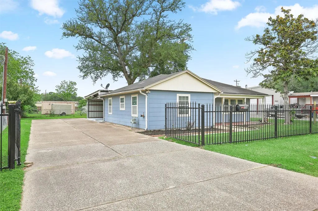108 N 7th St