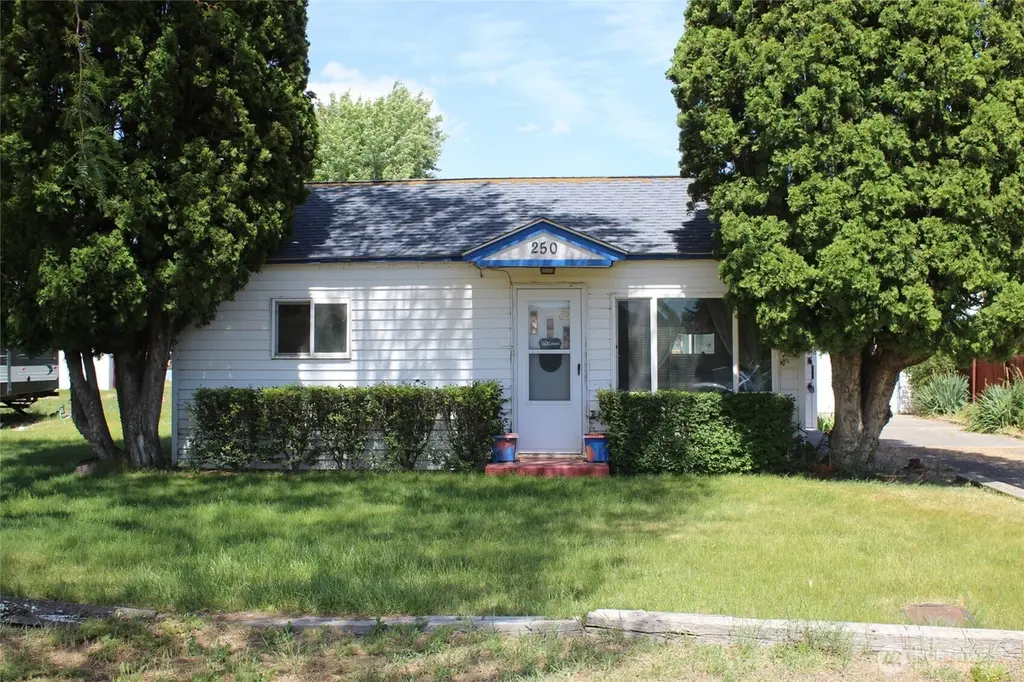 250 W May Ave