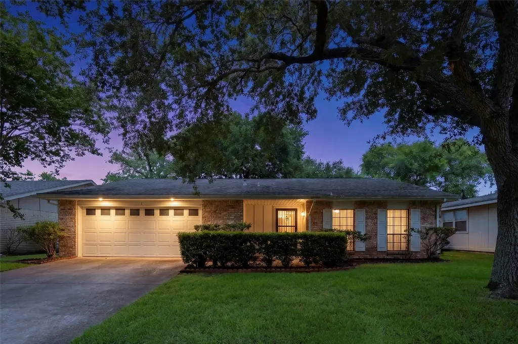 3015 Meadowview Dr