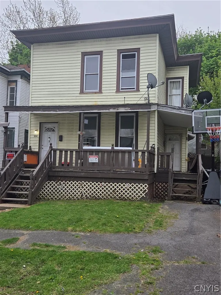 204 Beecher St