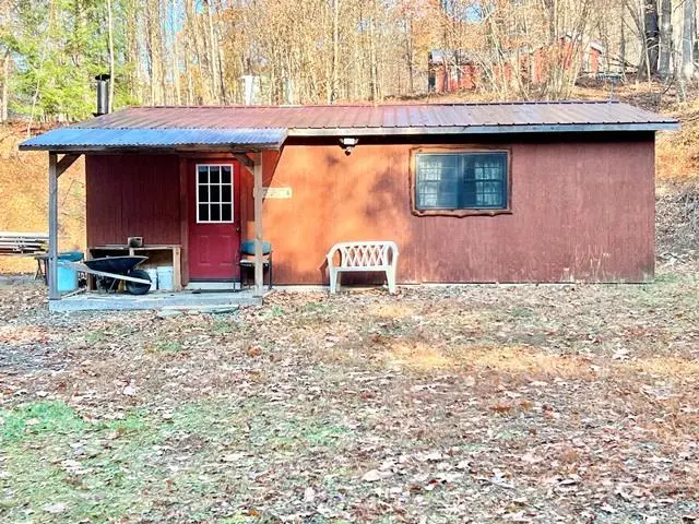 53 Hogback Mountain Ln