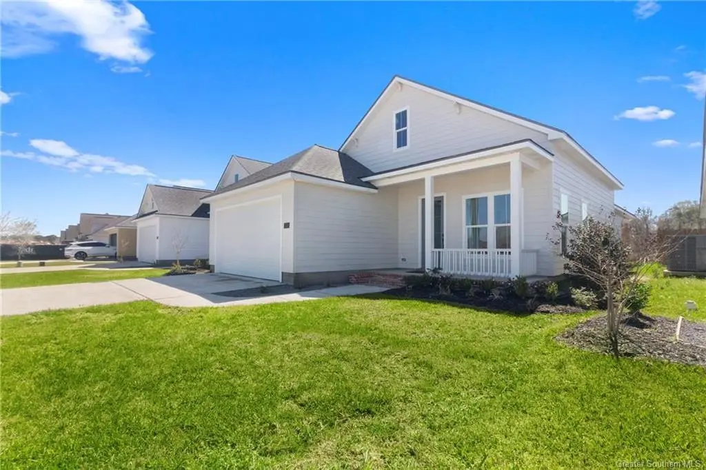 744 Lakewood Pointe Dr