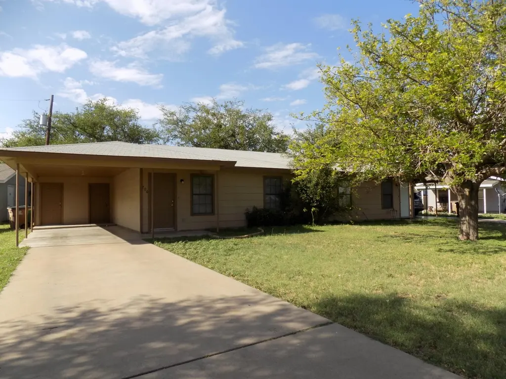 706 E Highland Blvd