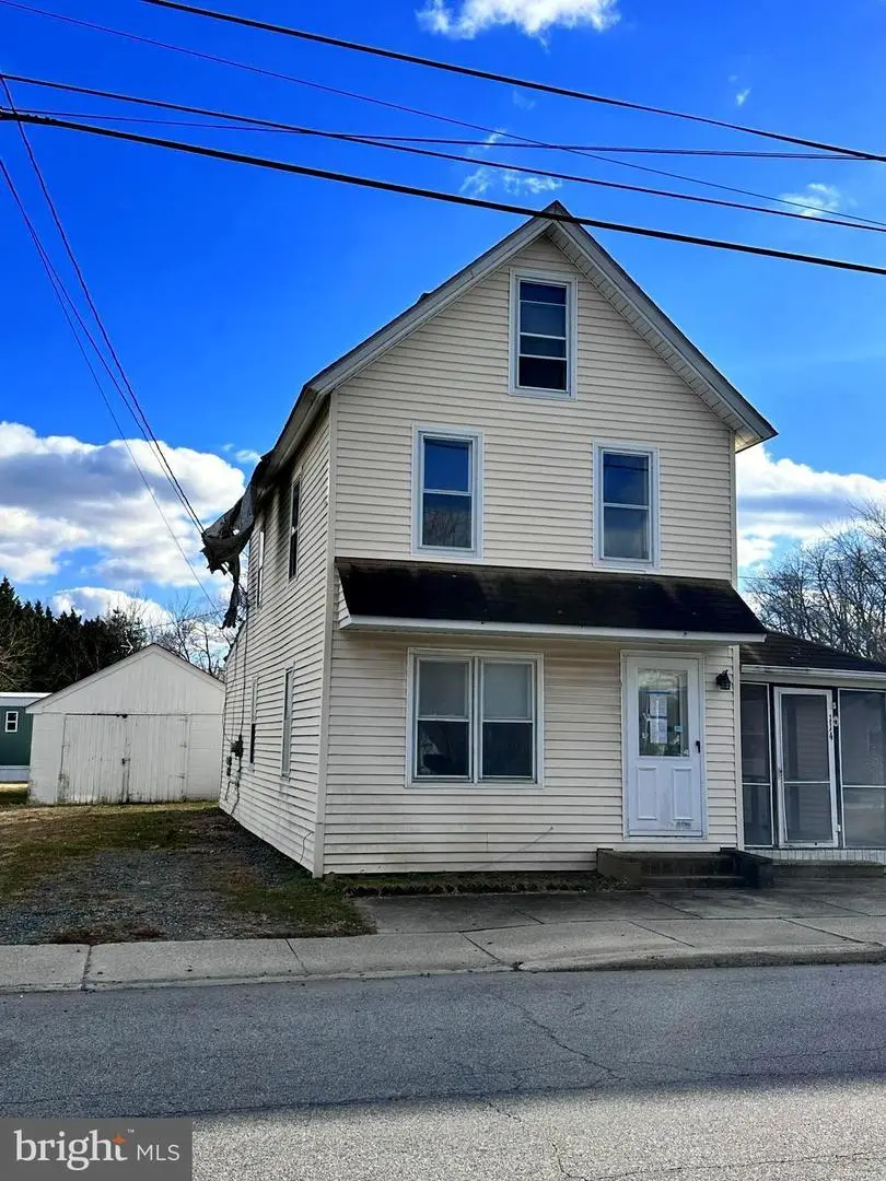 114 W Front St