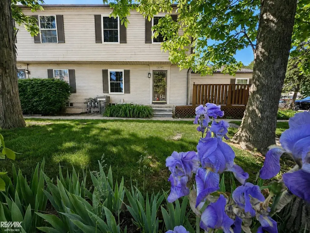 33799 Bayview Dr