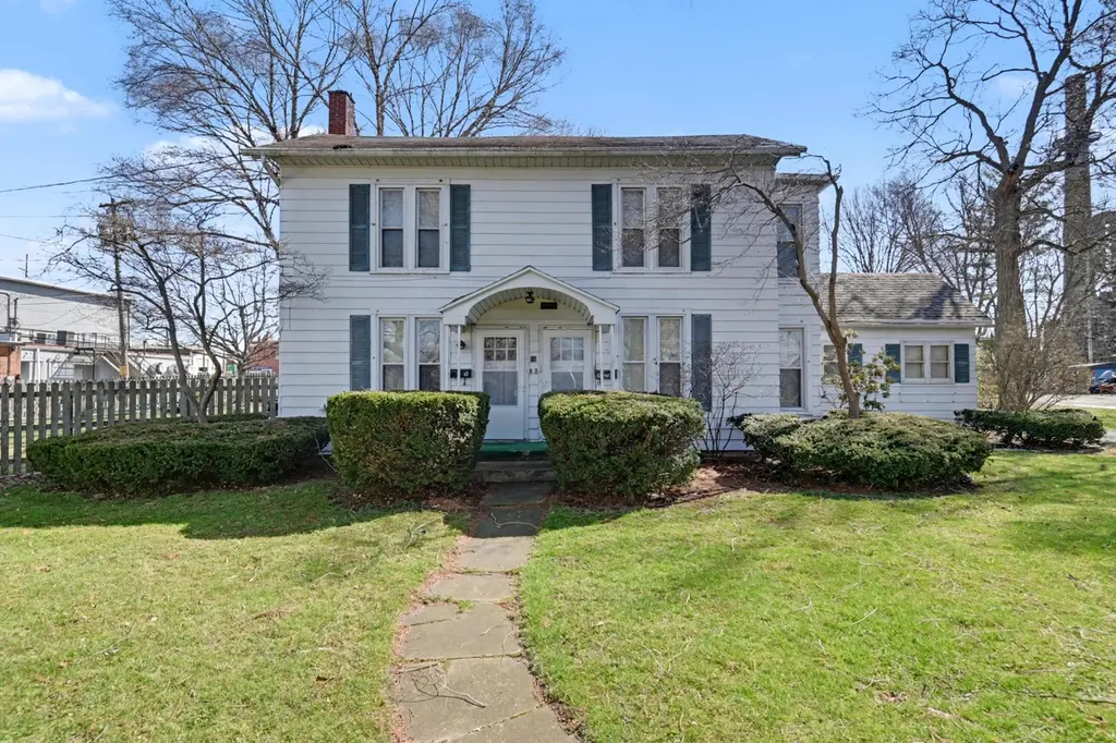 16 High School Ave