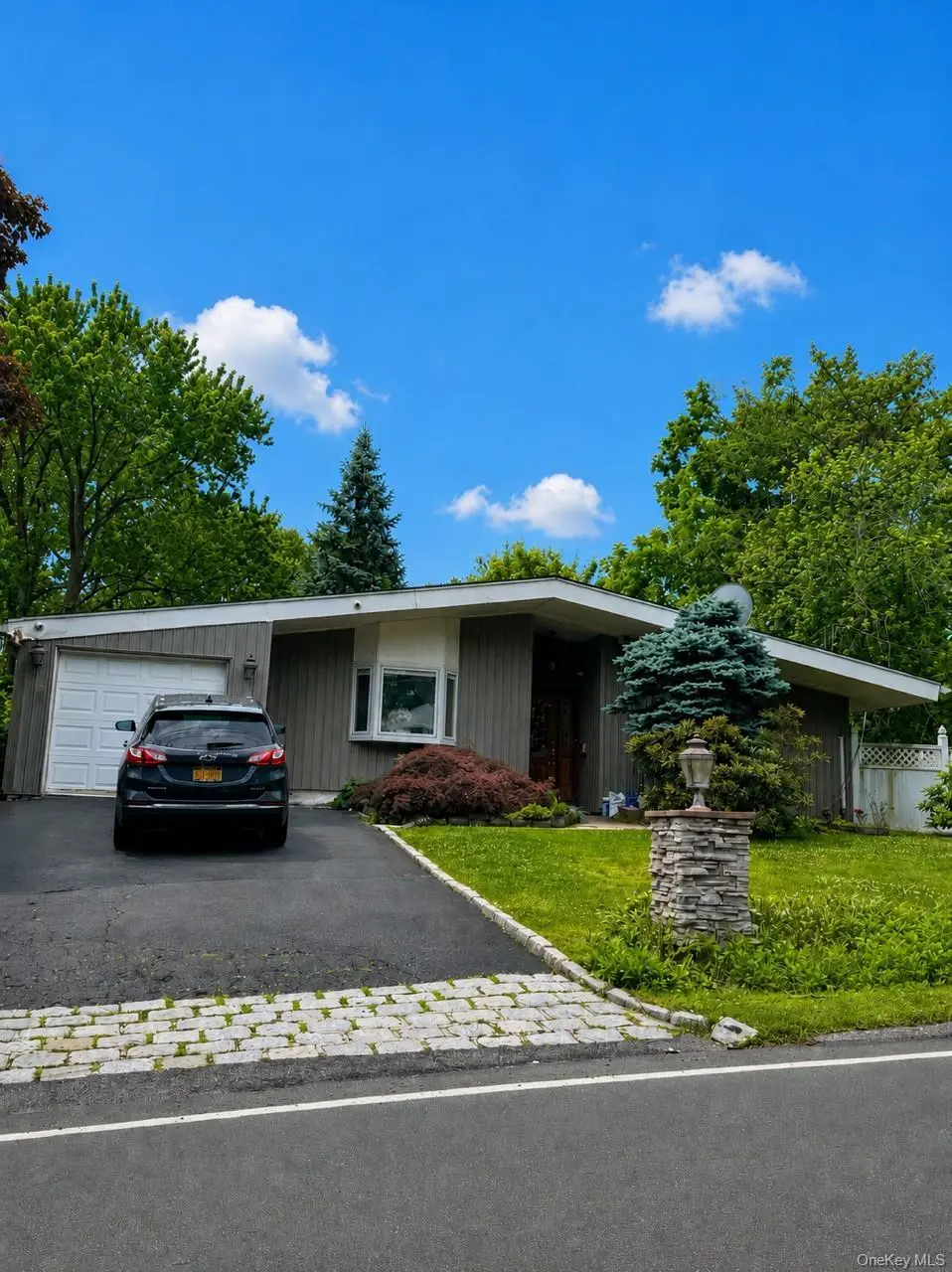 2 Edgewood Rd