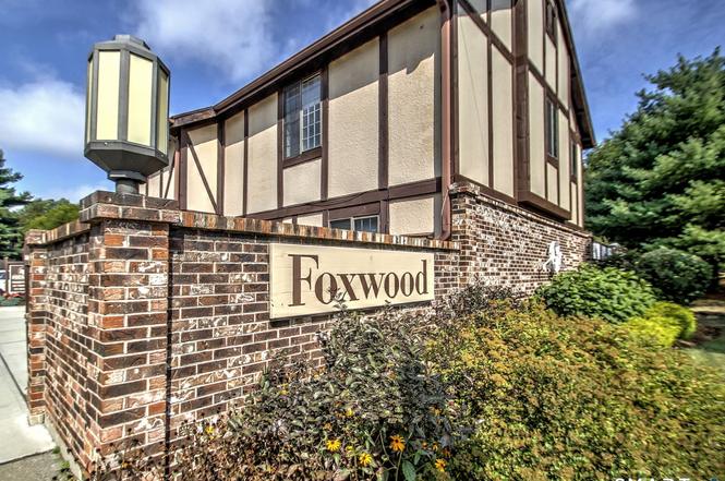 335 Foxwood Ln #335