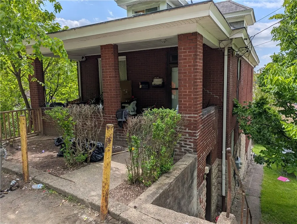 825 Benwood Ave