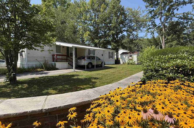 101 Robinhood Dr