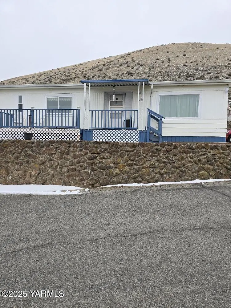 12 Leisure Hill Dr
