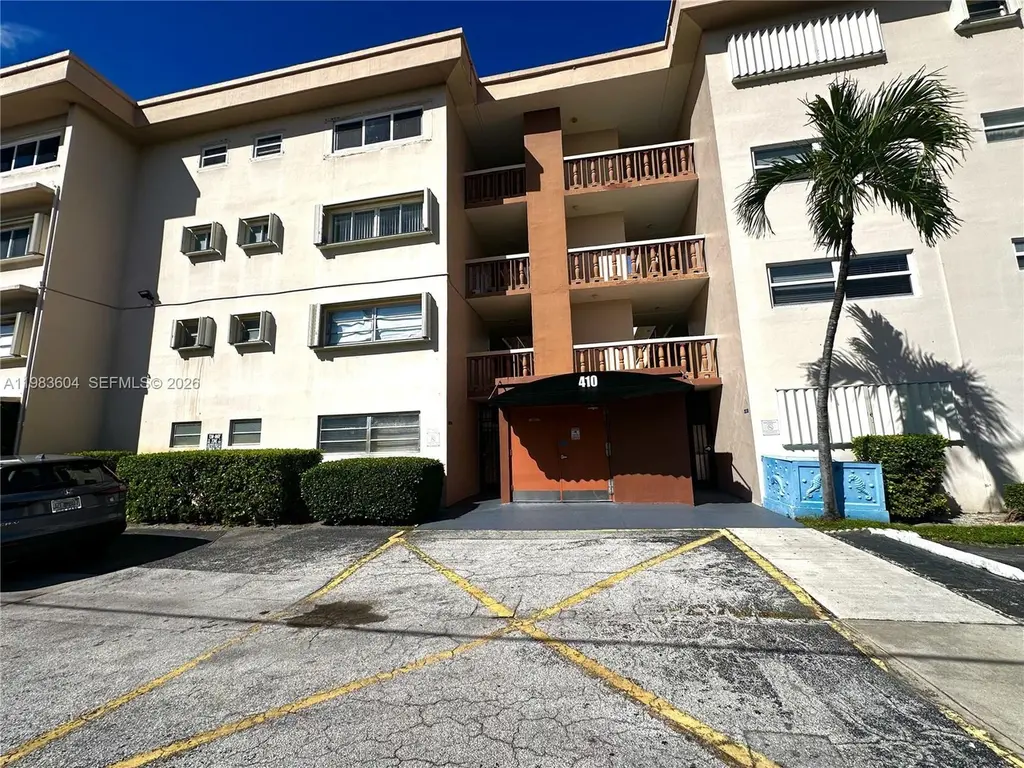 410 SE 2nd St #102