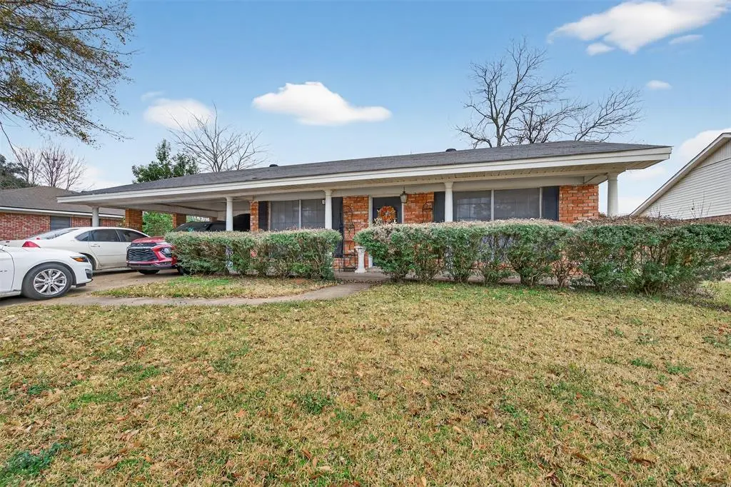 6121 Kathy Ln