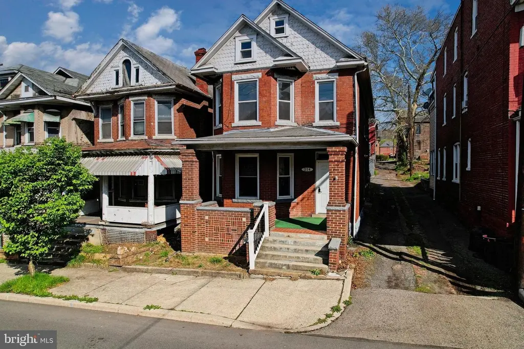 214 S Central Ave