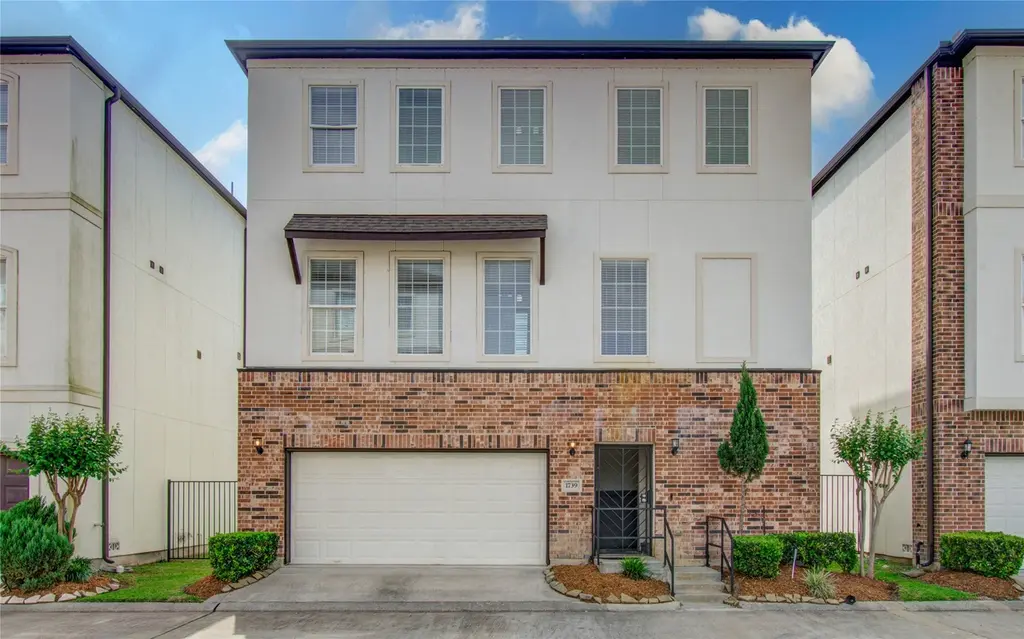 1739 Dominica Dr