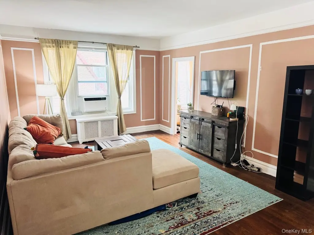 1440 Midland Ave Unit 2B