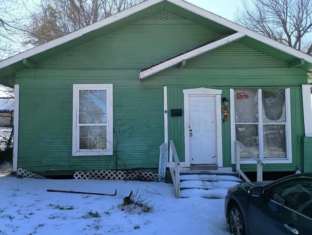 1527 Buena Vista St