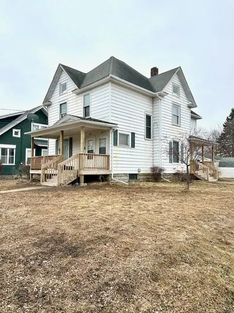 221 N 3rd Ave