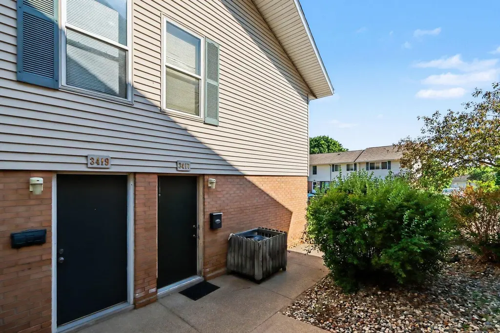 3417 Kenbrooke Ct