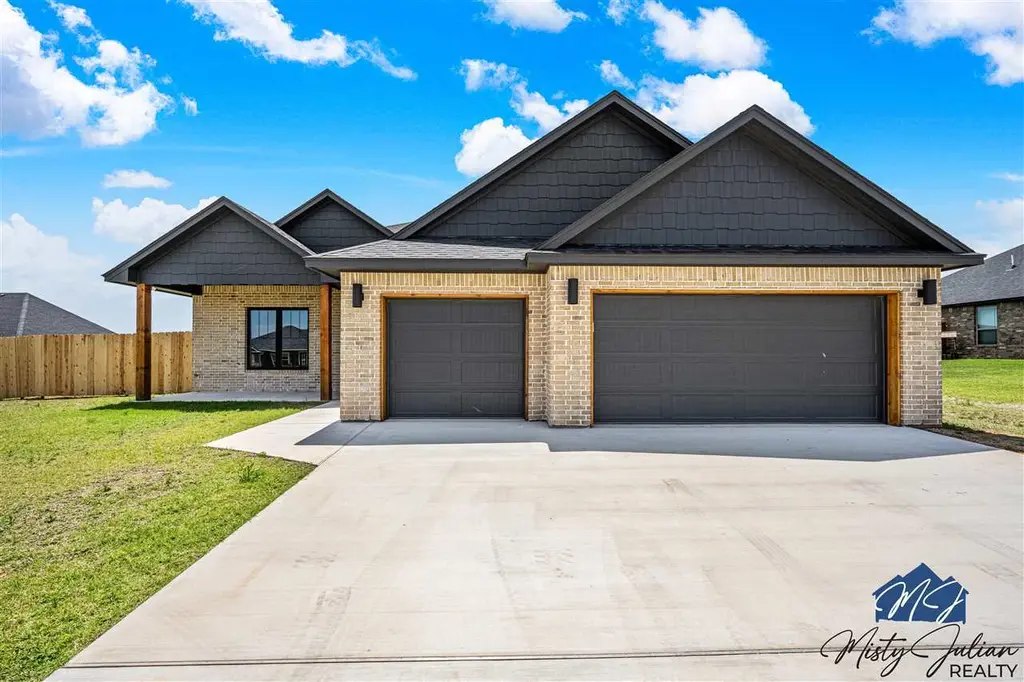 5867 Tadpole Dr