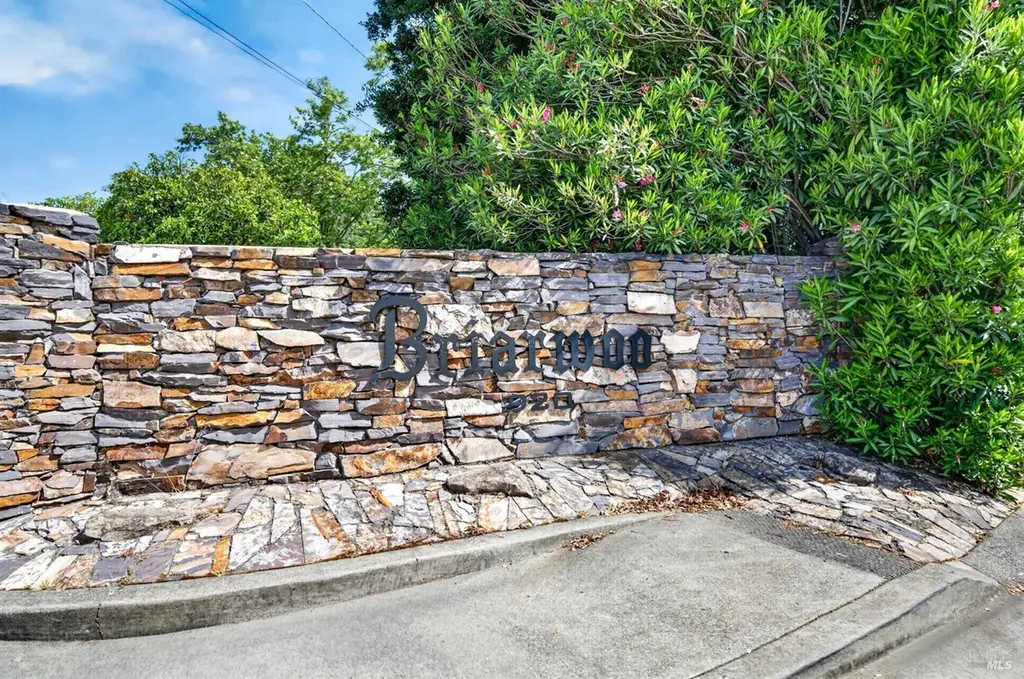 30 Chelsea Cir