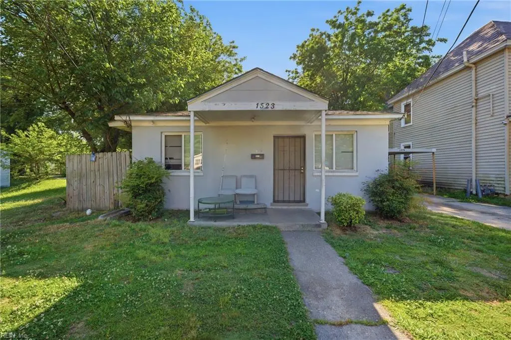 1525 Des Moines Ave